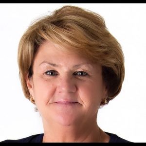 Meet your Posher, Denise